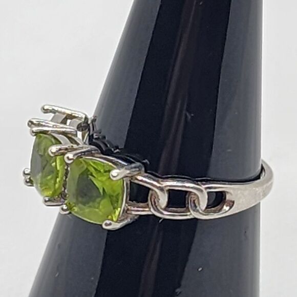 Sterling Silver, Peridot, & Clear Cubic Zirconia Ring (8.5) - Picture 4 of 6